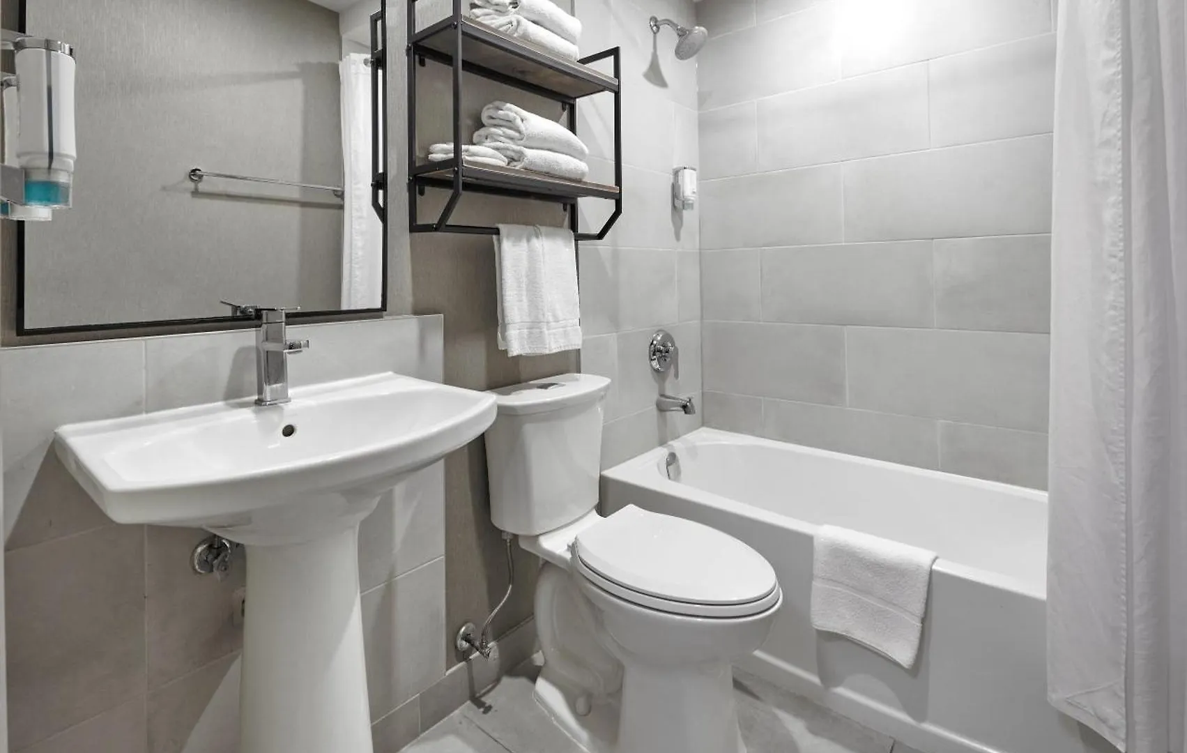 Мотель Canadas Best Value Inn Торонто