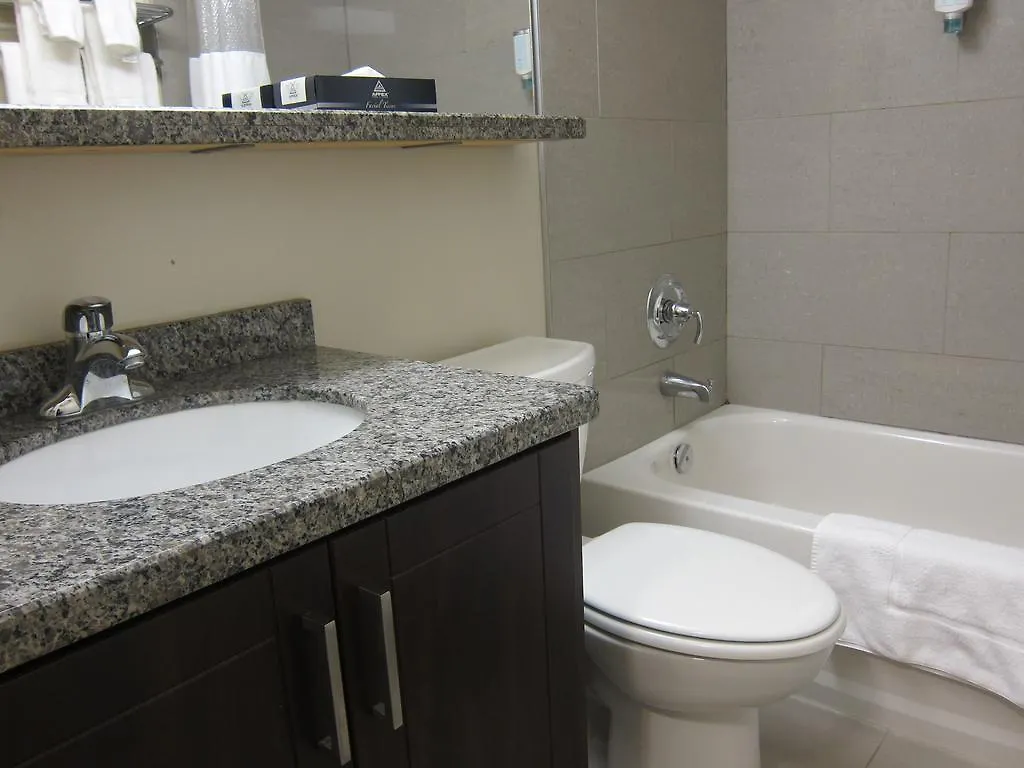 Canadas Best Value Inn Торонто 2*,  Канада