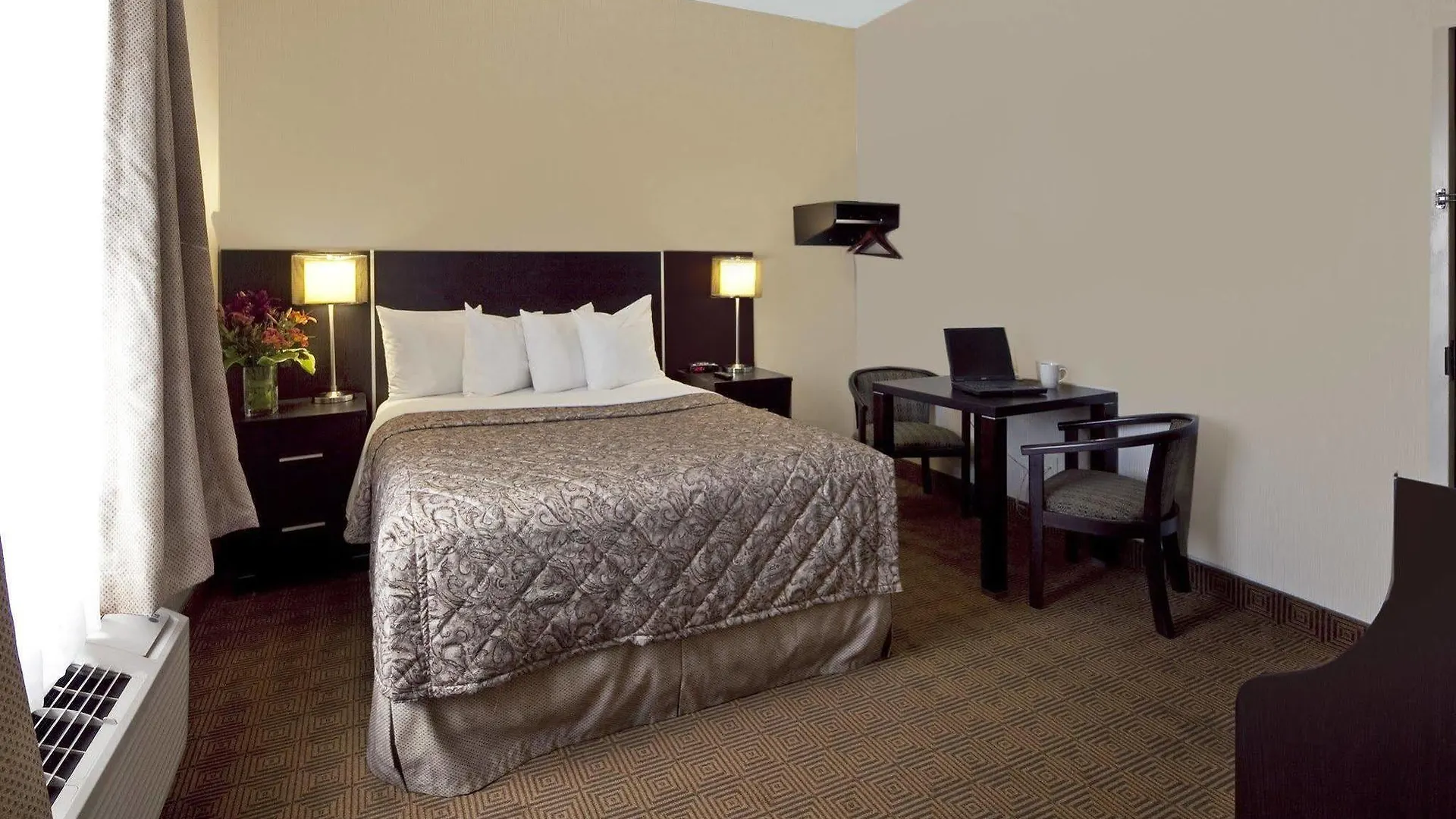 Canadas Best Value Inn Торонто